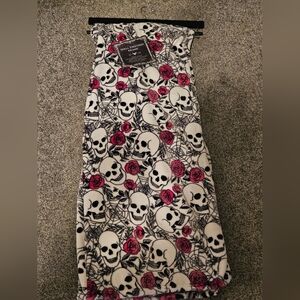 Skull & Roses Throw Blanket Halloween Oversized Soft Plush
